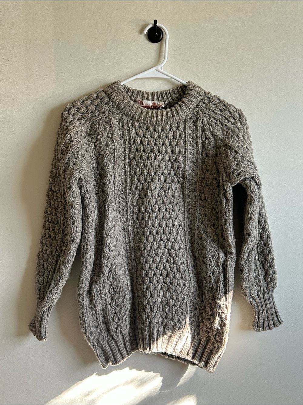 GLEN COLUMB KILLE IRISH PURE WOOL CABLE KNIT SWEATER